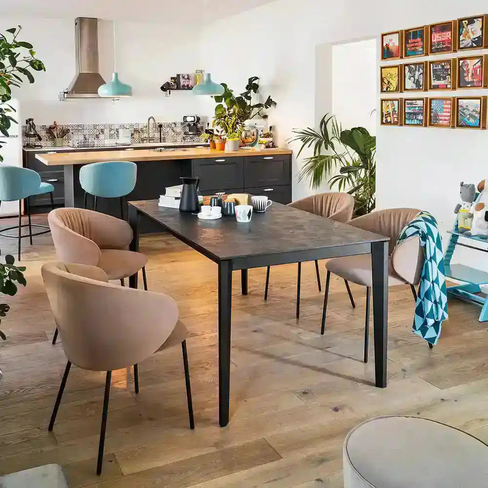 CB4797-R B Pentagon 51" to 90.5" Extension Dining Table