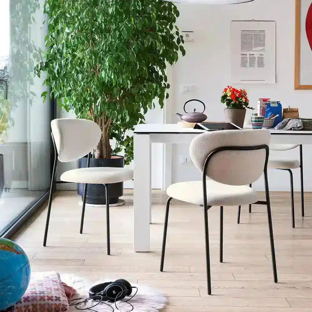 CB4815-R B Dorian 51" to 91" Extension Dining Table