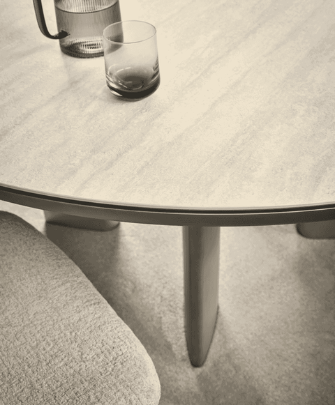 CS4156-FD A Sandy Round Dining Table