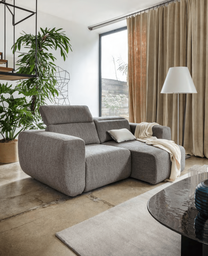 CS3459 Pandora Sofa with Moving Headrests and Pull Out Seats