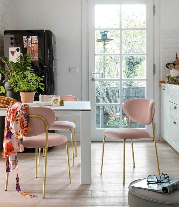 Dining table discount and pink chairs