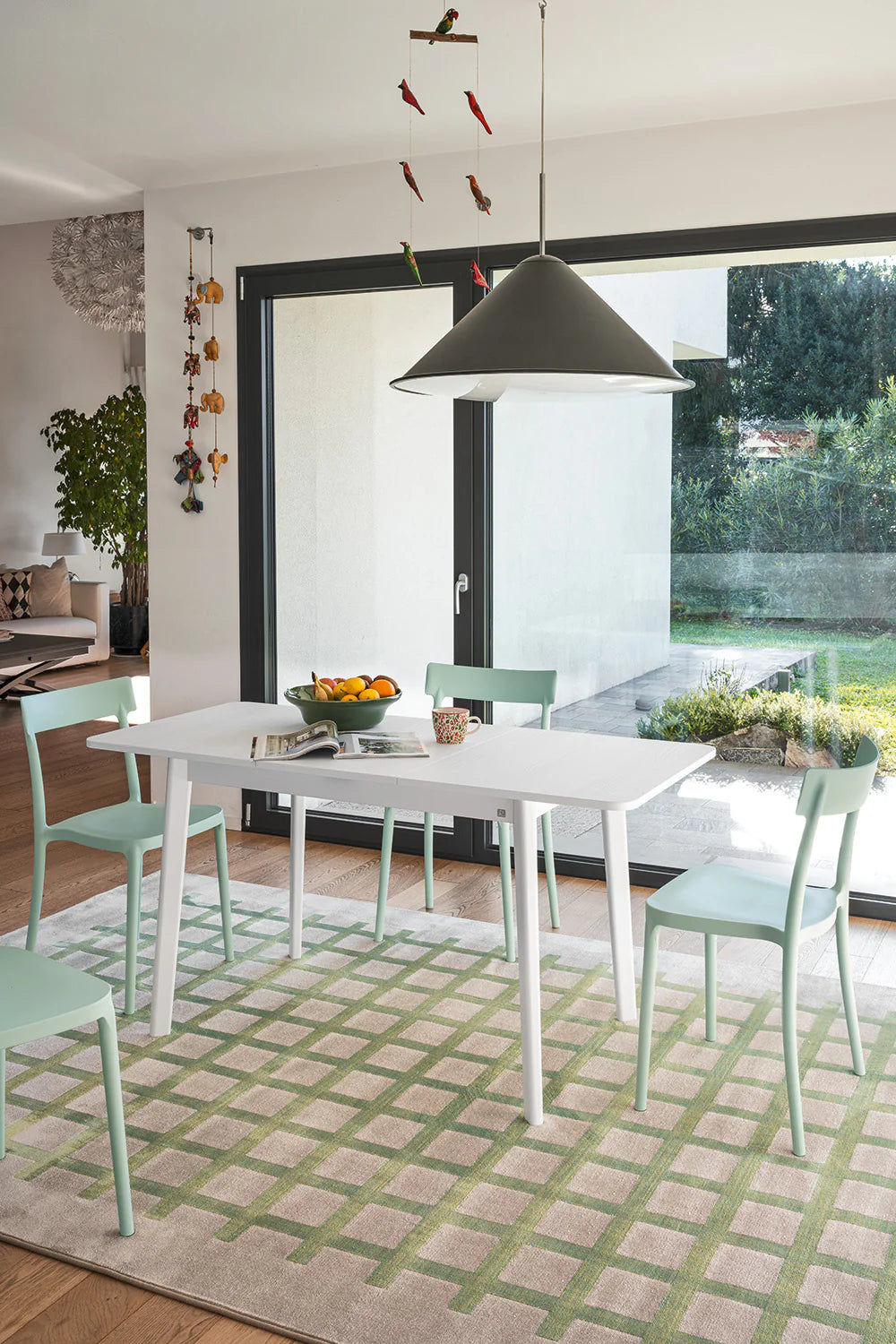 CB4094-Q Dine Extendable Kitchen Table for Modern Dining