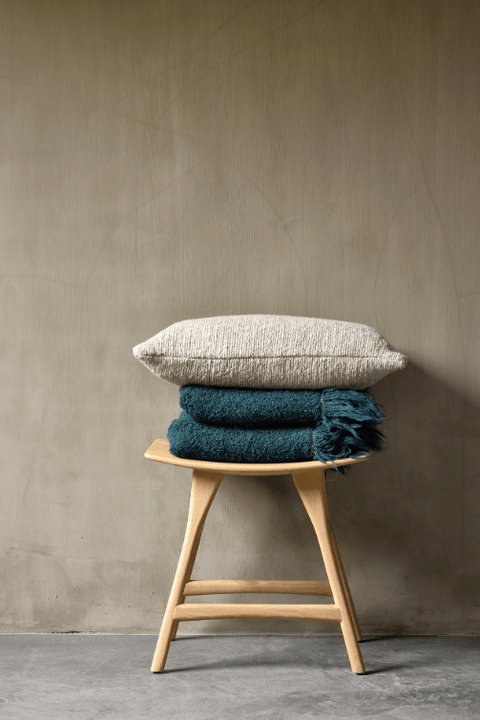 Alpone Throw Blankets - Trade Source Furniture